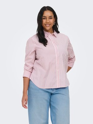 ONLY Carmakoma CAROREGON - Bluza z gumbi - fuchsia pink