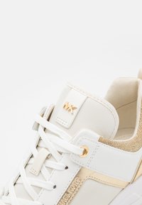 MICHAEL Michael Kors GEORGIE TRAINER - Joggesko - pale gold