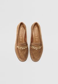 Tamaris Loaferit/pistokkaat - camel