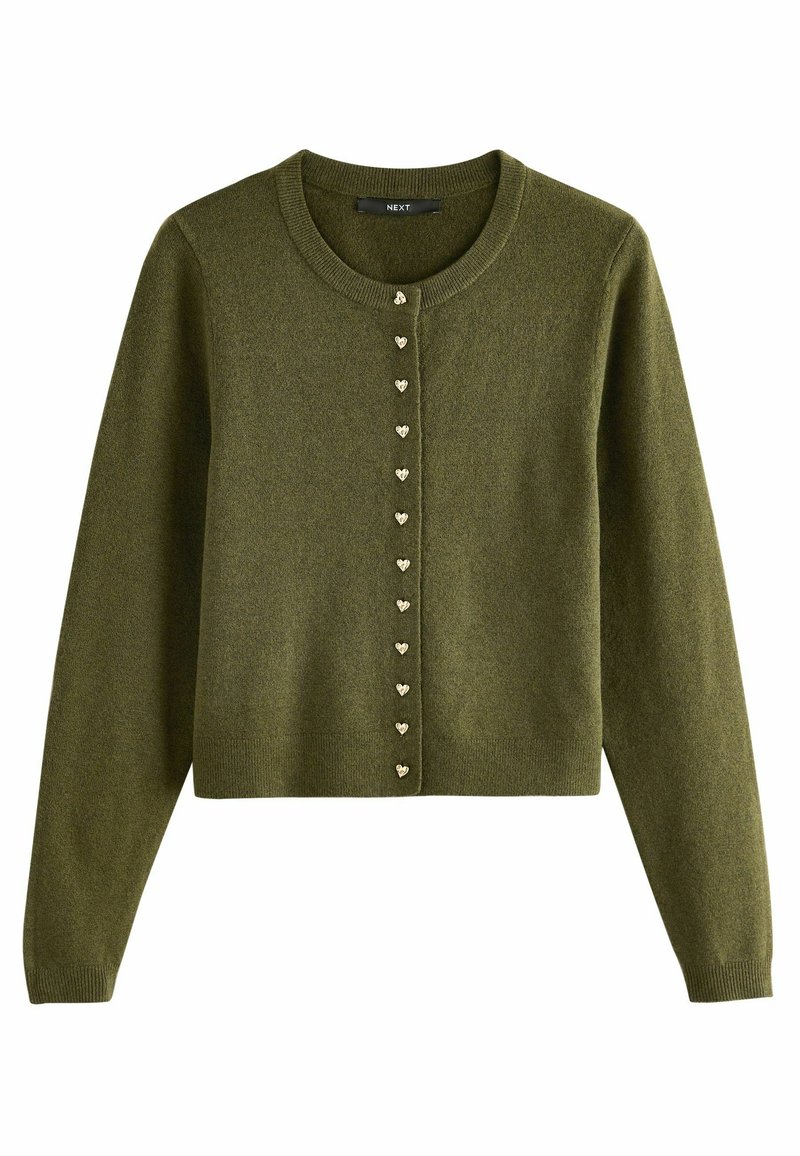 Grüne Strickjacke mit rundem Halsausschnitt, versehen mit herzförmigen goldenen Knöpfen entlang der Vorderseite, langen Ärmeln und einem cropped Saum.
