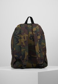 Vans MN OLD SKOOL III BACKPACK - Mochila - classic
