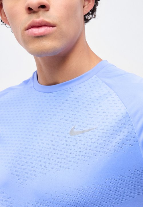 Nike Stride Men's Dri-FIT Adv Short-Sleeve Running Top — foto 6