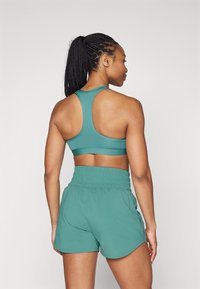 Nike Performance BRA - Sujetadores deportivos con sujeción media - bicoastal/white