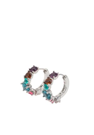 Srebrne kolczyki koła z na przemian ułożonymi owalnymi kamieniami szlachetnymi w kolorach fioletowym, brązowym, morskim i różowym, rozmieszczonymi wokół przedniej połowy.