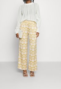 VILA Petite Stickad tröja - white