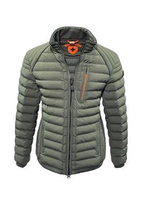 Grüne gepolsterte Jacke mit hohem Kragen, schwarzen Akzenten und orangefarbener Reißverschlussdetail. Verfügt über horizontale Nähte und einen Reißverschluss auf der Vorderseite.