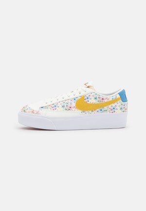 Nike Sportswear, Baskets basses - white