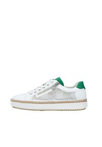 Baskets blanches avec accent vert au talon, tige perforée, détail de zip argenté et semelle texturée, avec une bordure en corde naturelle autour de la base.