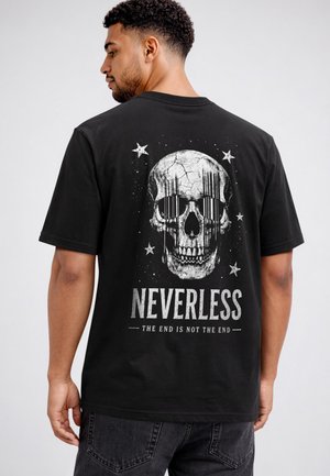 Neverless, HERREN T-SHIRT - STAR SKULL - OVERSIZED RELAXED FIT PRINTSHIRT - Print T-shirt - schwarz