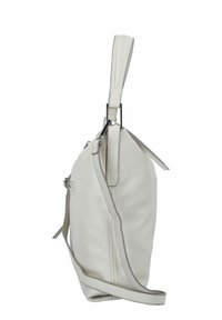 Borsa in pelle bianca morbida e textured con base piatta, tracolla regolabile e chiusura con zip. Dettagli di cuciture verticali sui lati.