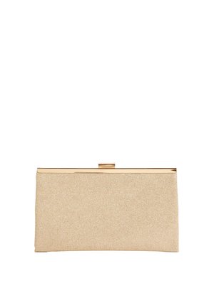 Obdĺžniková zlatá trblietavá kabelka so zlatým kovovým rámom a zapínaním na vrchu na bielom pozadí.