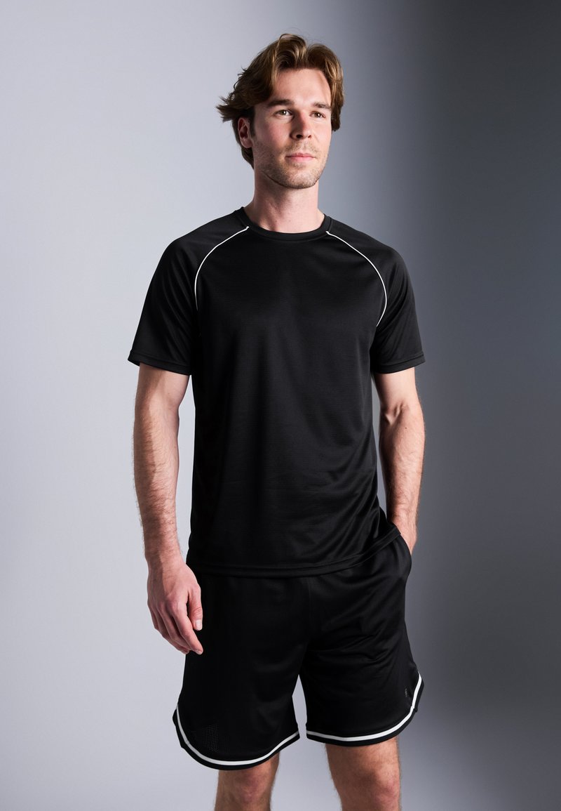 Pier One Sport Basic T-shirt - black