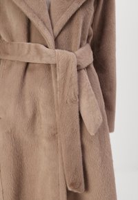 Guess ADA LONG  - Klasikinis paltas - taupe