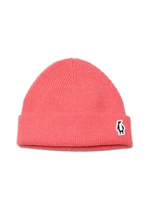 Beanie a coste di colore rosa corallo con risvolto e una piccola etichetta con logo di un pinguino nero e bianco sul lato.