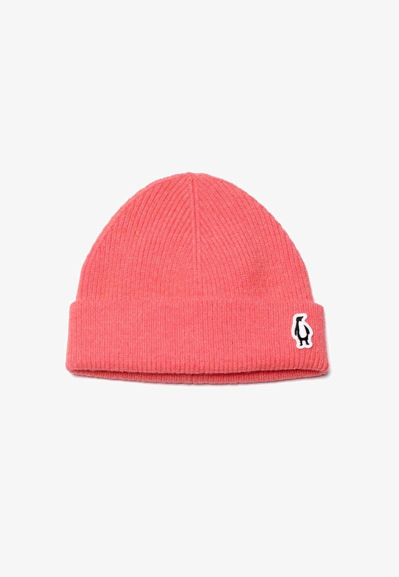Beanie a coste di colore rosa corallo con risvolto e una piccola etichetta con logo di un pinguino nero e bianco sul lato.