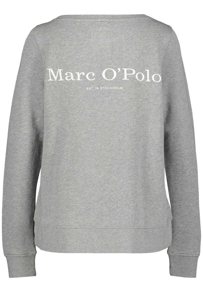Grijze crewneck sweater gemaakt van een katoenmengsel, met een wit logo "Marc O’Polo" bedrukt op de achterkant. Geribbelde manchetten en zoom.