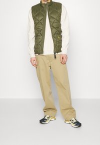 Barbour Beacon Väst - olive