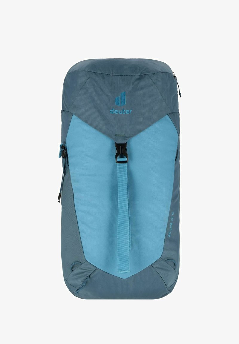 Blau- und grau gefärbter Wanderrucksack aus strukturiertem Material, mit einem oberen Reißverschluss und einem Verschluss durch eine vordere Schnalle. Verfügt über Seitentaschen und eine elegante, schlanke Form.