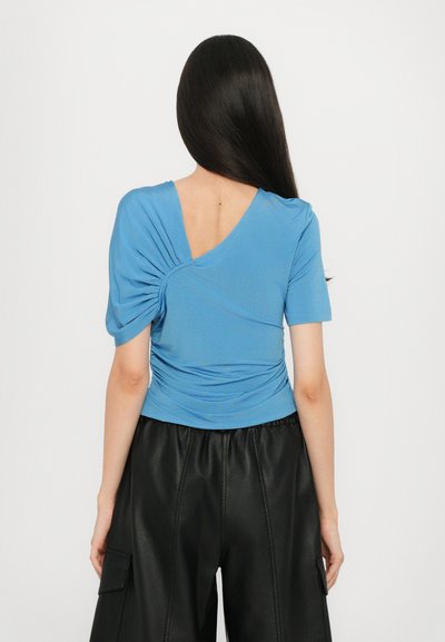 Baum und Pferdgarten JANSJE - Trükipildiga T-särk - parisian blue
