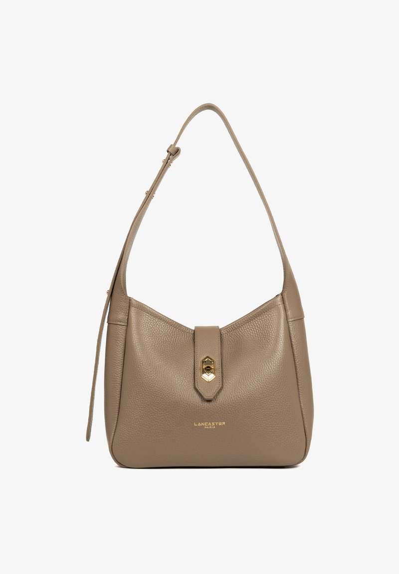 Borsa a spalla in pelle marrone con finitura testurizzata, chiusura in metallo dorato e una singola tracolla per il trasporto a spalla. Presenta il logo del marchio.