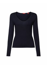 Haut en maille noir ajusté à manches longues avec encolure dégagée et étiquettes intérieures rouges, présenté sur fond blanc.