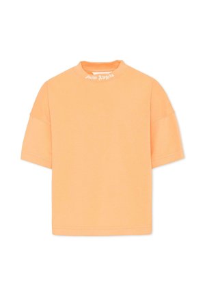 Krótki rękaw, brzoskwiniowy T-shirt z napisem "Palm Angels" nadrukowanym na białym tle od wewnętrznej strony kołnierzyka.