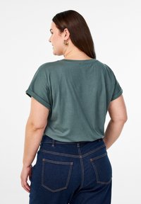 Zizzi KURZÄRMLIGES - T-shirt basic - balsam green