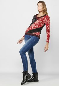 Koroshi MANGA LARGA ESTAMPADO FLORAL - Pikkade varrukatega topp - rojo