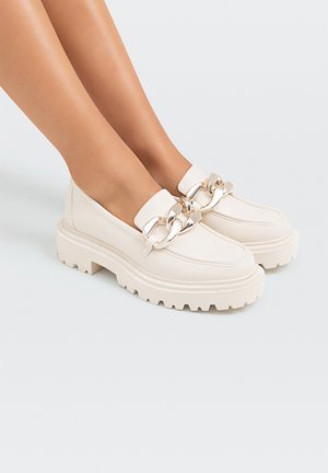 MIT KETTENELEMENT - Slip-ons - off white