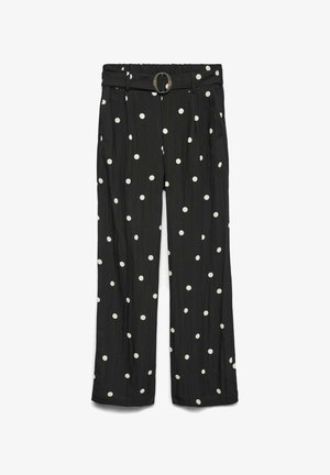 Pantalon noir à jambes larges avec des pois blancs et une ceinture en tissu assortie avec une boucle ronde à la taille.