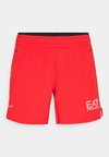 SHORTS - Spordišortsid - racing red