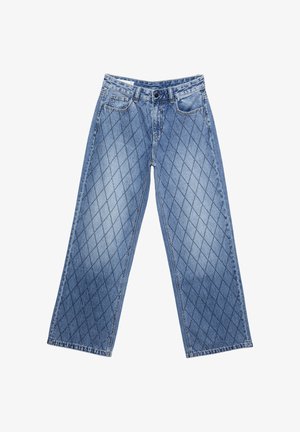 Jeans in denim a gamba larga di colore azzurro chiaro con un motivo a diamante trapuntato, dotati di cinque tasche e chiusura con bottone in vita.