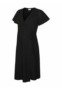 Robe portefeuille noire en tissu texturé, dotée d'un col en V profond, de manches courtes évasées et d'une ceinture à nouer à la taille pour un ajustement personnalisé.