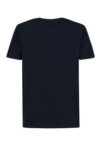 Navy modré tričko vyrobené z jemné bavlny s krátkými rukávy a kulatým výstřihem. Má jednoduchý design bez vzorů nebo grafik.