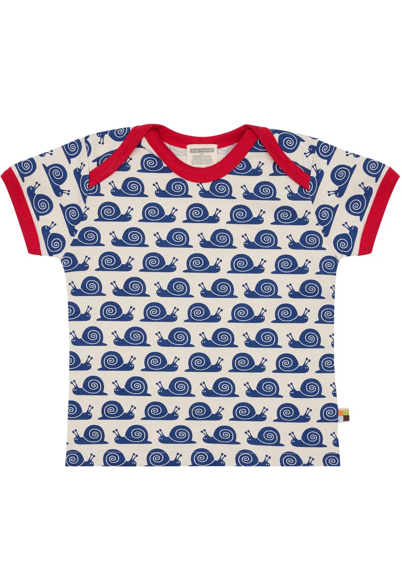 T-shirt di cotone con bordi rossi, caratterizzata da un motivo ripetuto di lumache blu su sfondo crema, maniche corte e un'etichetta sul lato.