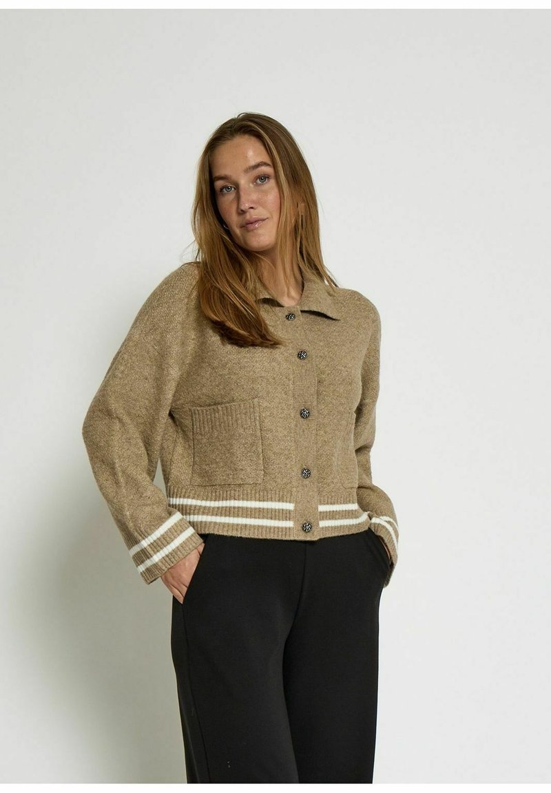 PEPPERCORN KAMILLA - Cardigan - kelp sand