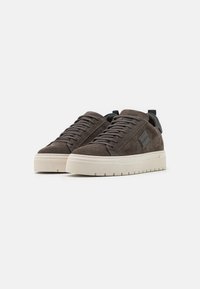 Antony Morato METAL HENLEY LOW-TOP SNEAKERS - Joggesko - clay