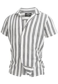 Kurzarm-Hemd in Weiß mit schwarzen vertikalen Streifen, aus strukturiertem Stoff und mit klassischem KragenDesign.