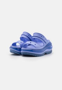 Crocs CLASSIC MEGA CRUSH - Papuci înalți - moon jelly