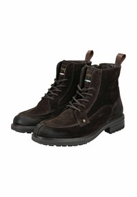Botas de tobillo de ante marrón con punta redonda, cordones en la parte delantera y cremallera lateral. Con suela texturizada y asa en la parte trasera.