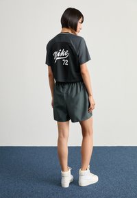 Nike Sportswear SHORT - Treniņtērpa apakšdaļas - anthracite