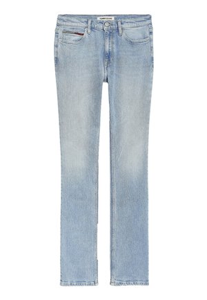 Vaaleansiniset farkut suoran lahkeen muotoilulla, joissa on viisi taskua ja hienovarainen haalistunut pinta. Minimalistinen brändäys vyötäröllä.