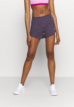 Urheilushortsit - dark raisin/bright mango