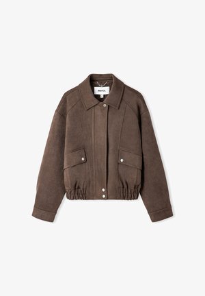 Braune Wildlederjacke mit Kragen, elastischem Bund, zwei Fronttaschen und Druckknöpfen. Mit flachen Nähten und lässiger Passform.