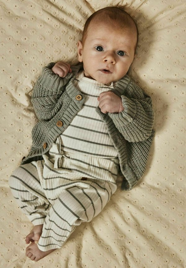 REGULAR FIT - Stoffhose - coconut milk