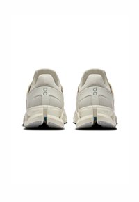 On CLOUDSWIFT 4 AD - Trainers - ivory   ivory
