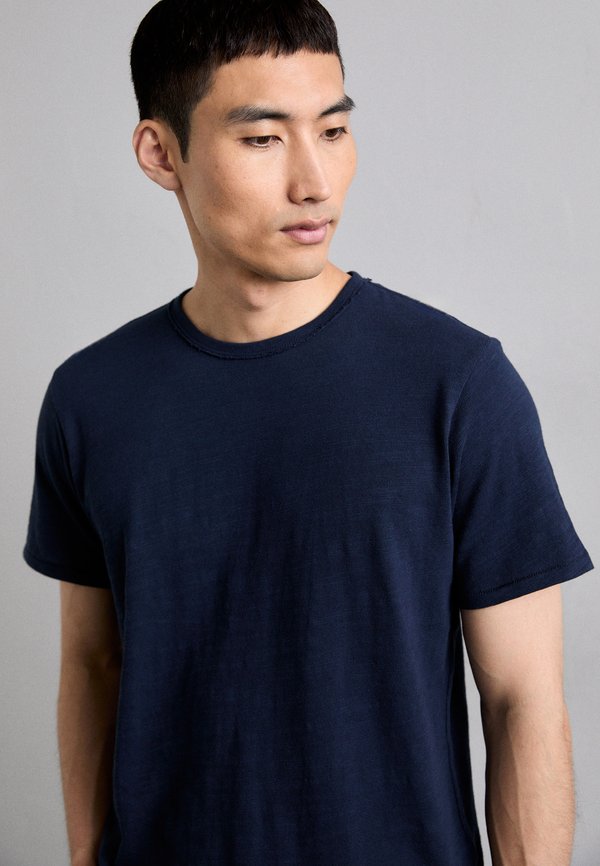 CLASSIC FLAME TEE - Basic T-shirt3