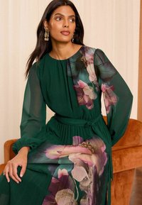 Love & Roses LONG SLEEVE MIDI PETITE  - Denné šaty - green