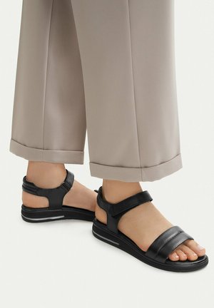 Lasocki, LASOCKI WOMEN'S SANDALS BLACK - Páskové sandály  - black