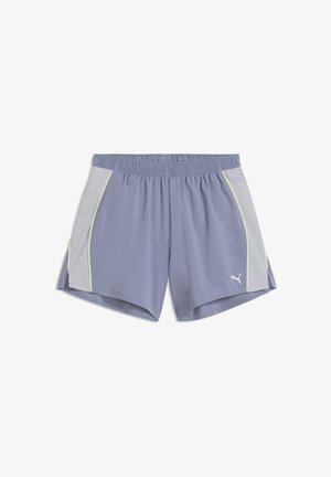 Puma sportshorts in lichtpaars, met grijze zijpanelen en neon groene accenten. Voorzien van een elastische tailleband en lichtgewicht stof.